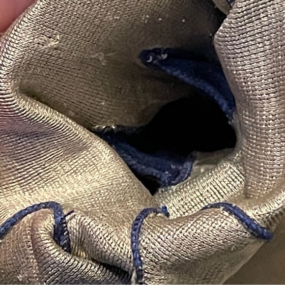 Leather gloves w silk lining, vibrant blue, spring/fall, 4 button/mid-arm length - Picture 8 of 10